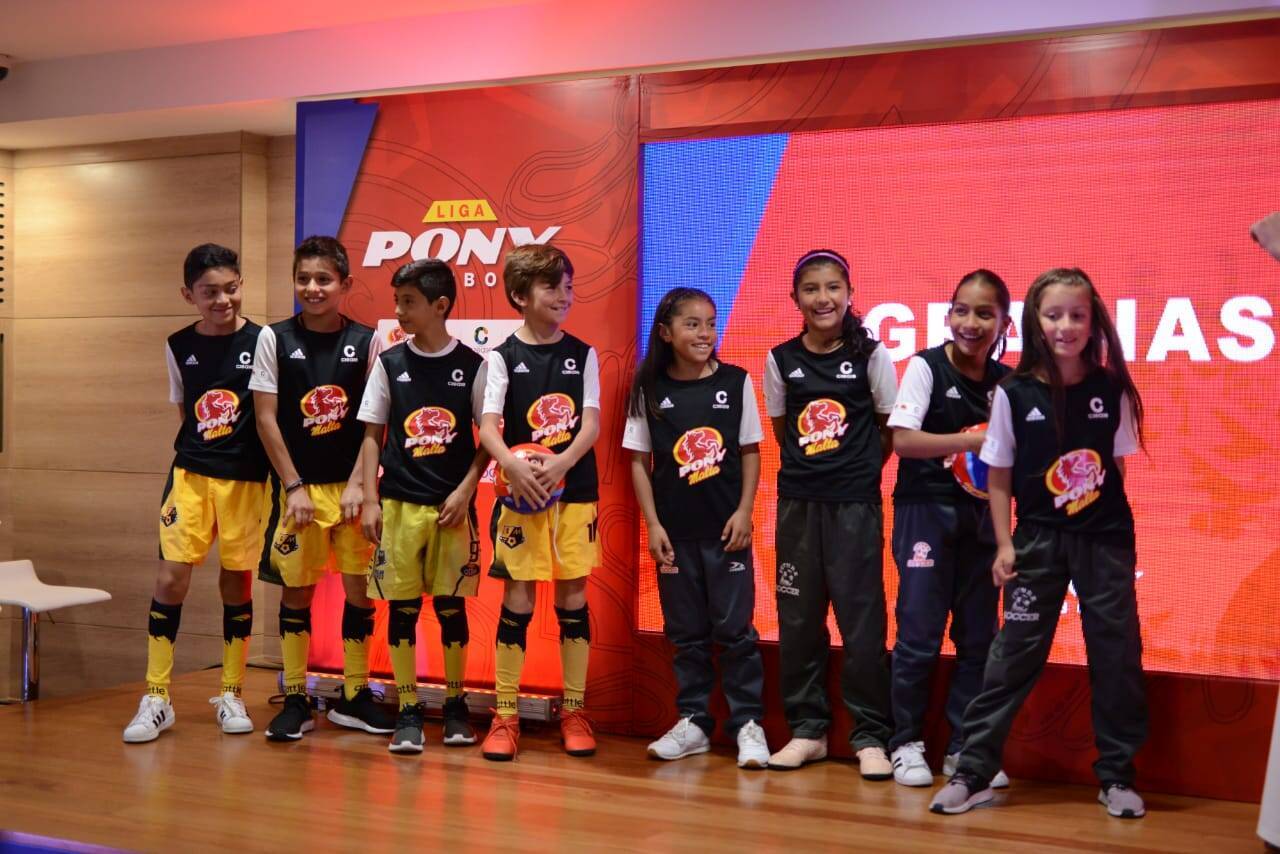 niños de la liga pony futbol
