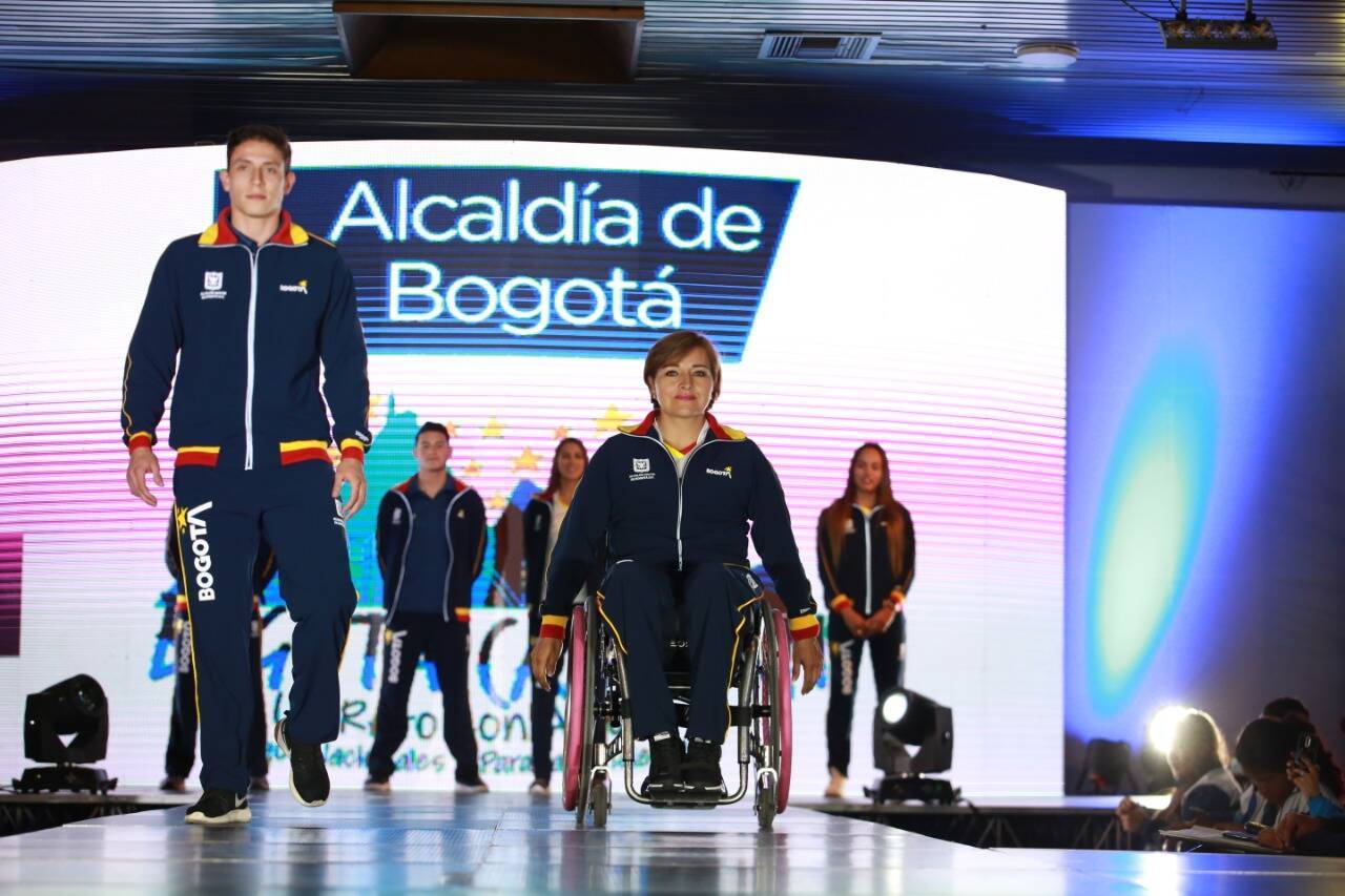 deportistas en tarima