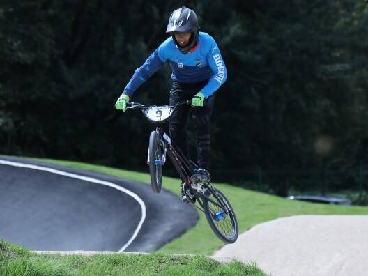 deportista de bmx