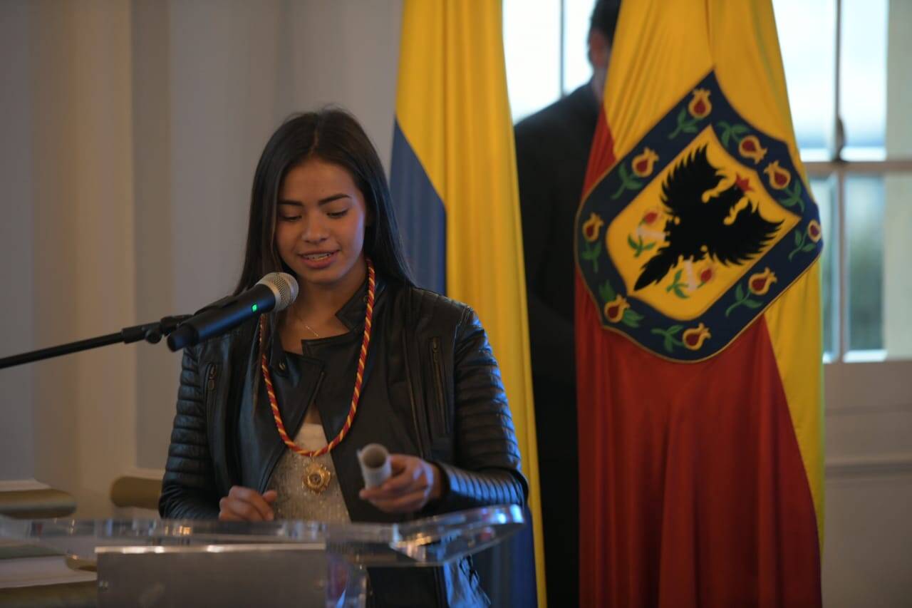 Gabriela Rueda celebrando