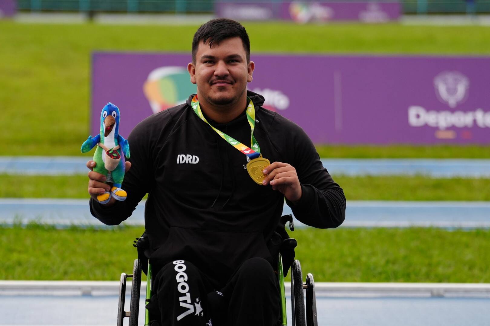 Franklin Sáenz, oro en impulsión de la bala