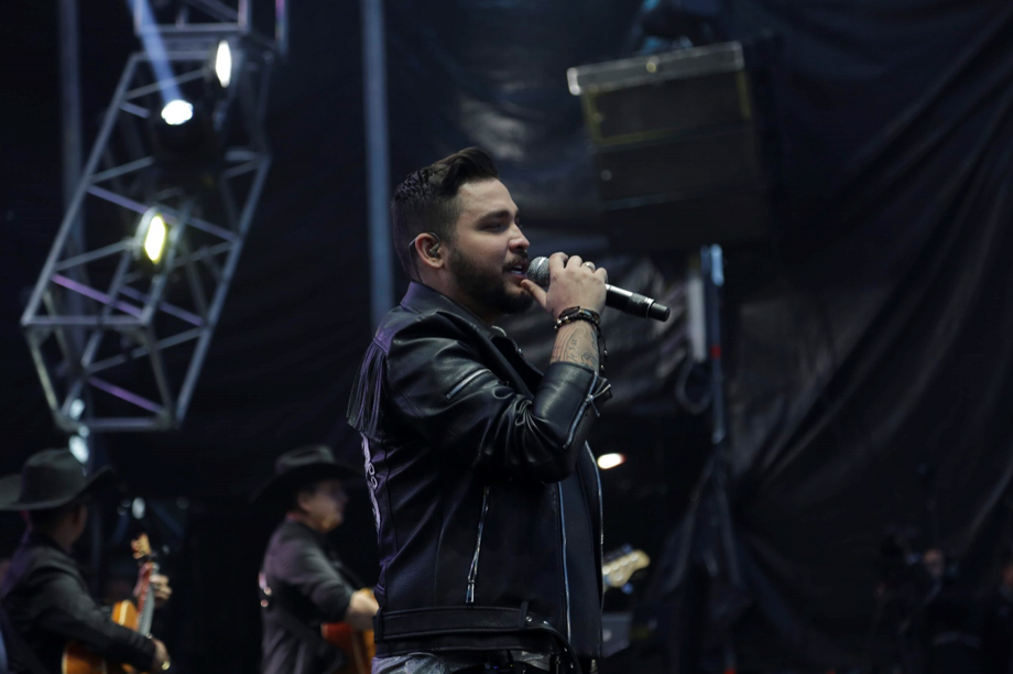 jesi uribe cantando