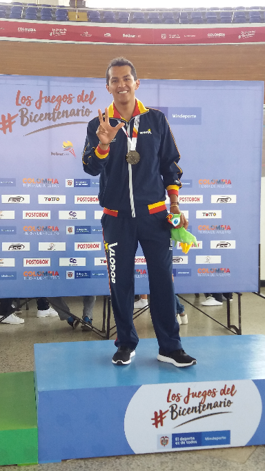 deportista con medalla