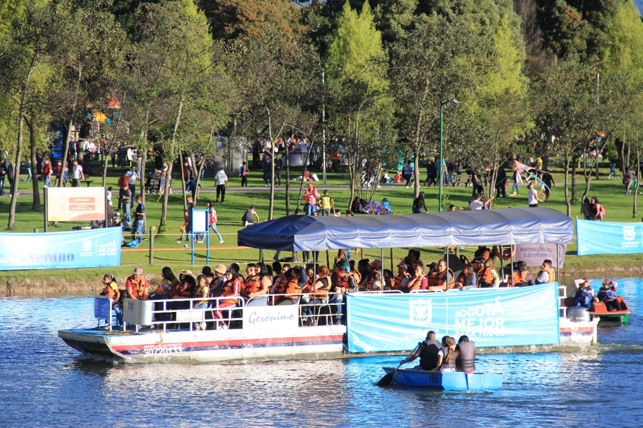 barco con personas