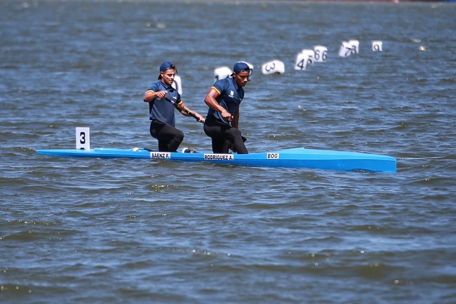 deportistas de de canoa masculino