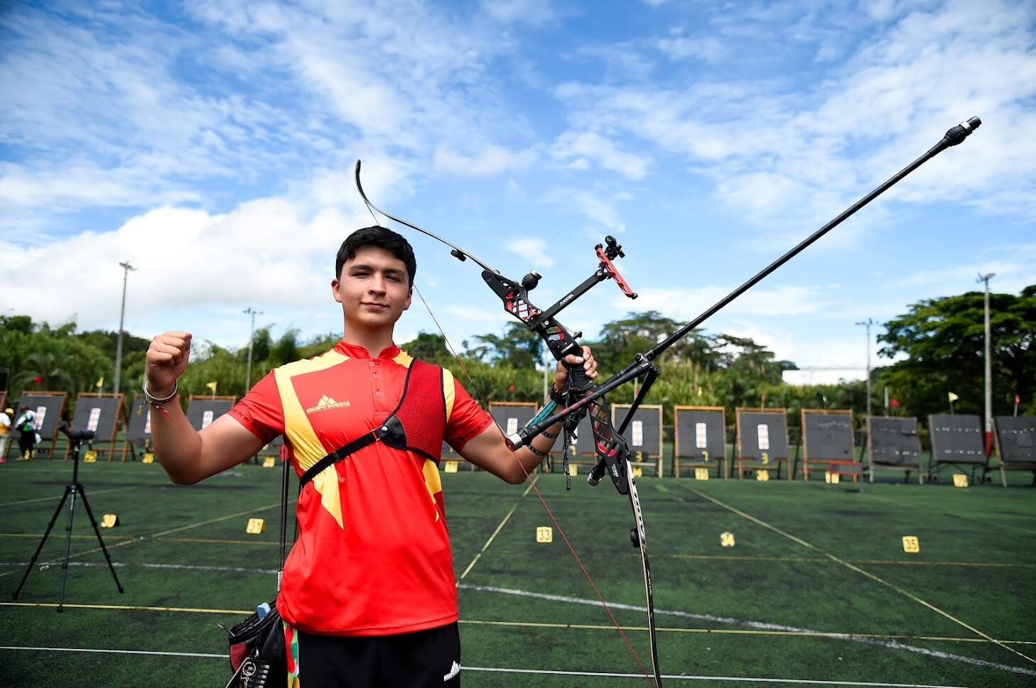 8-Andrés Hernández Vera (tiro con arco, recurvo): Se estrena en los Juegos Olímpicos, con solo 16 años, siendo el más joven del equipo. Va a adquirir experiencia, pero no descarta dar una sorpresa y meterse en finales.