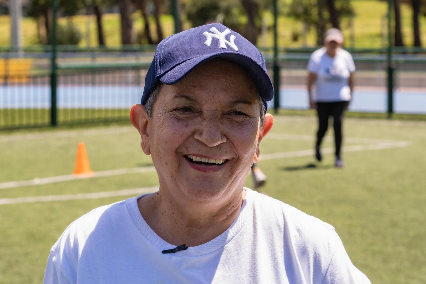 María Nohora Echeverry, de Ciudad Bolívar, juega fútbol por salud. Foto IDRD. 