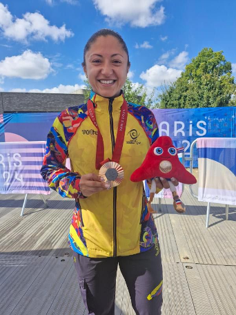 Paula Ossa, primera mujer colombiana medallista en paracycling en unos Juegos Paralímpicos. Foto cortesía CPC.