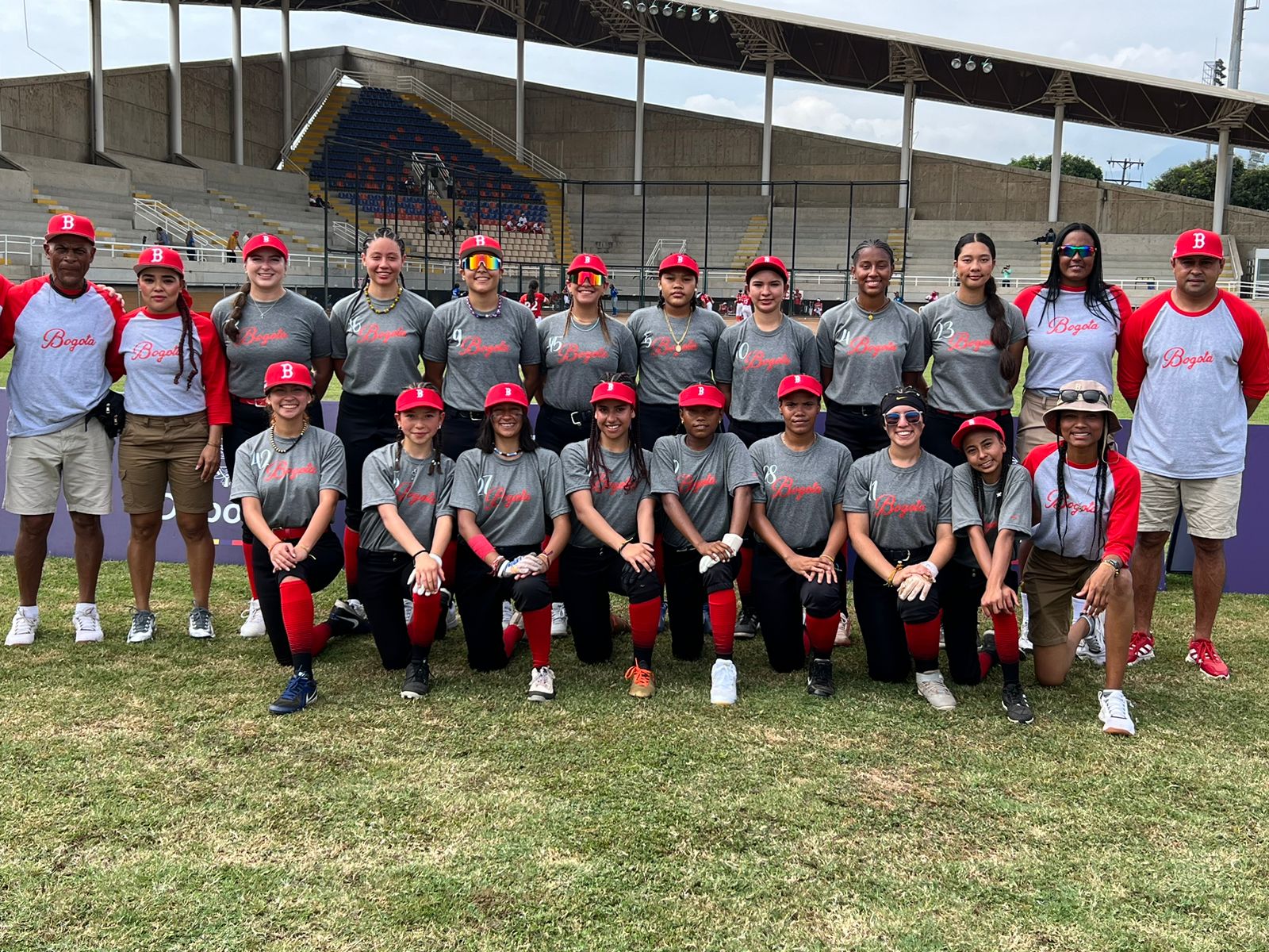 Softbol femenino Equipo Bogotá en Cali