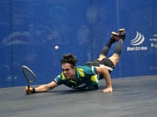 Miguel Ángel Rodríguez jugando squash 