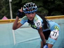 luna vargas patinando