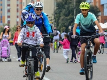 Personas en ciclovía