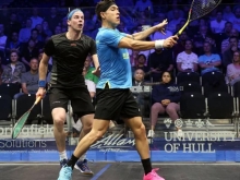 Deportistas de squash en competencia