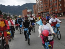 Personas en ciclovía