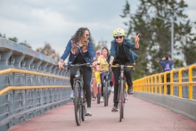 Mujeres en bicicleta