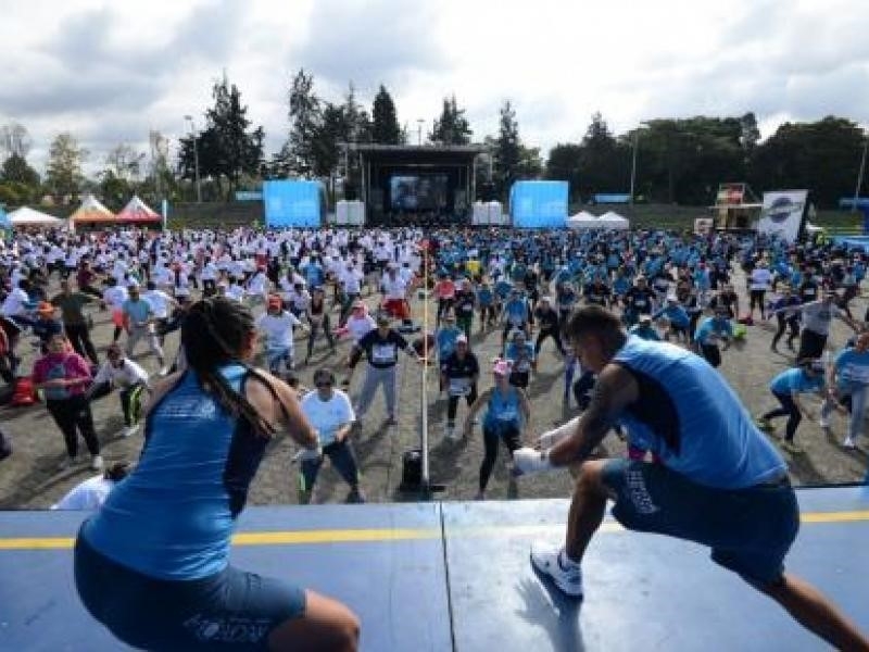 Instructores dirigen recreovía