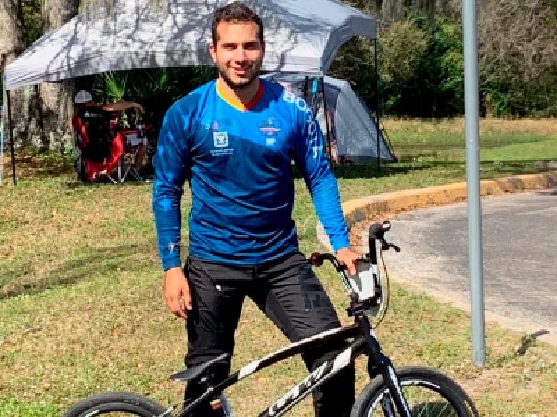 deportista de BMX Carlos Ramírez