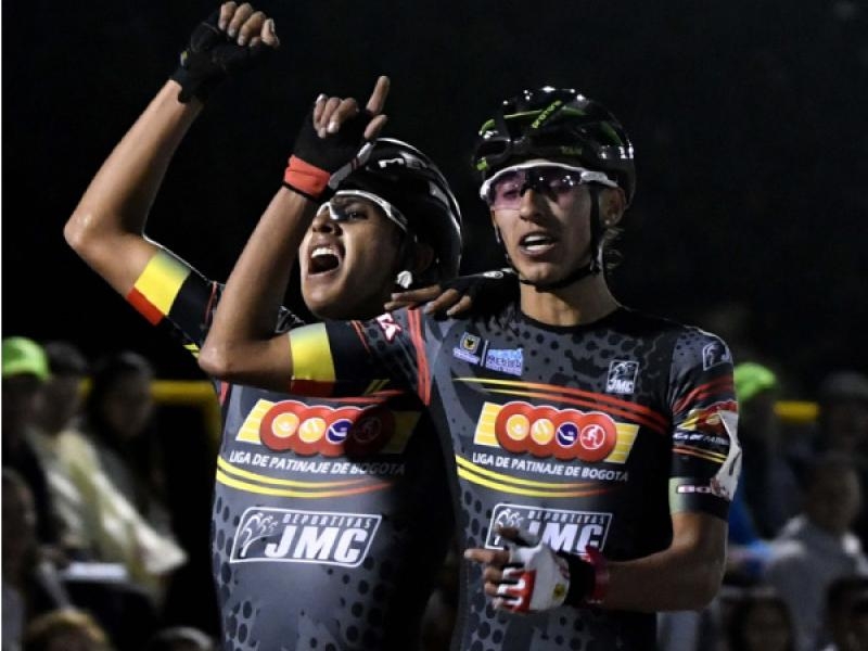 deportistas celebrando