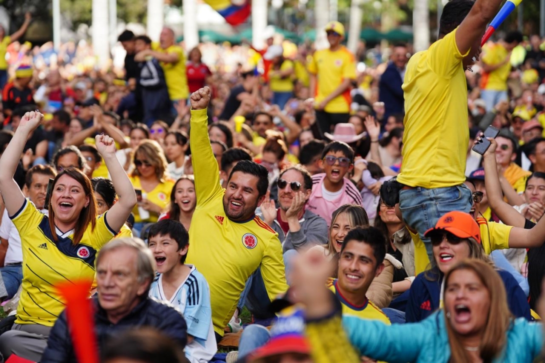 Pantallas del partido selección Colombia