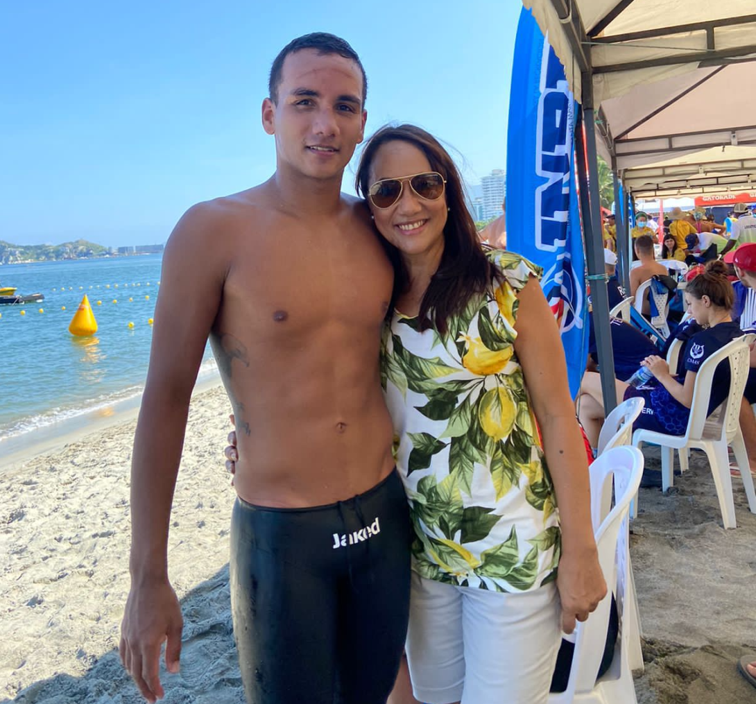 Alexander Jiménez y su mamá, Luz Mila Ramírez, a quien le dedica todos sus triunfos. Foto cortesía álbum familiar.