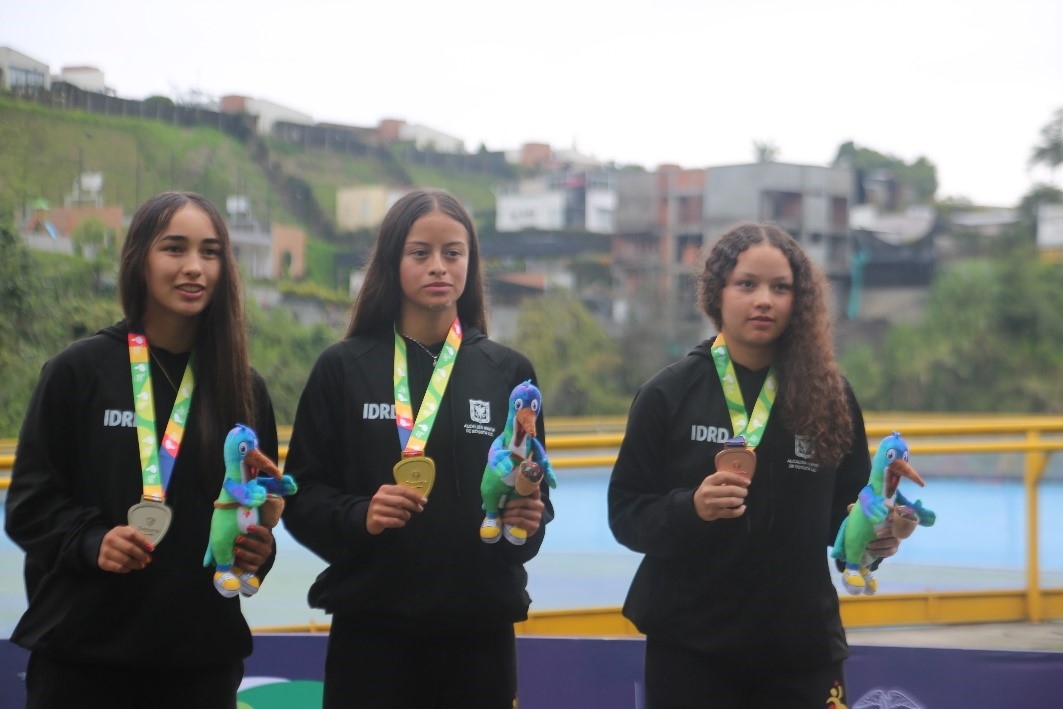 Angie Loaiza, Manuela Rodríguez y María José Fritz